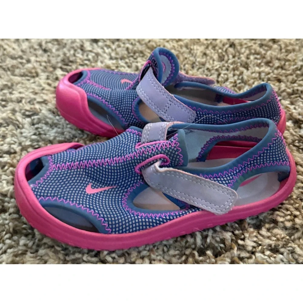 Nike Sunray Protective Water Shoes Closed toed Purple & Pink Size 6